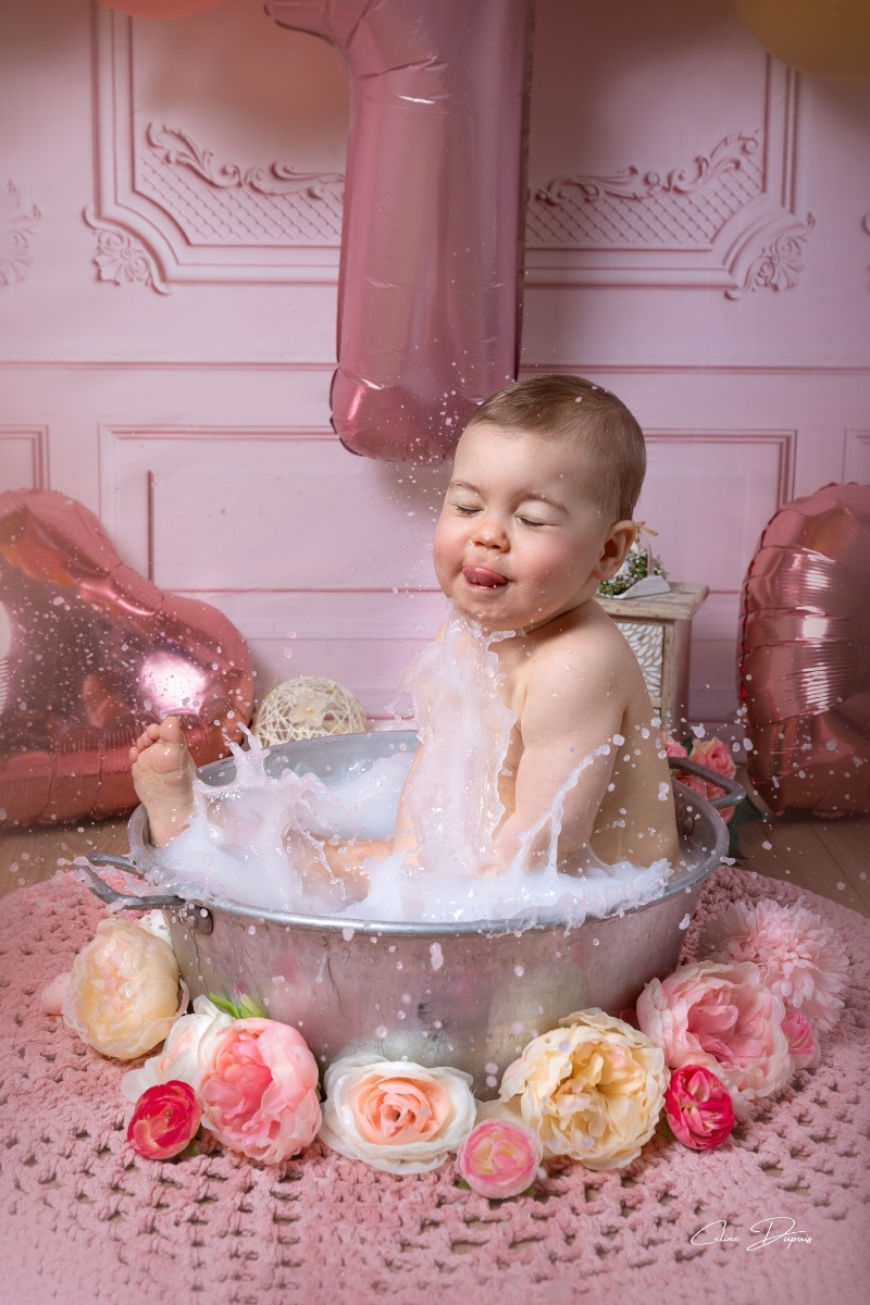 Bain de lait Séance photos bambin, bain de lait, pose nuance, photographe bambin et famille Nîmes