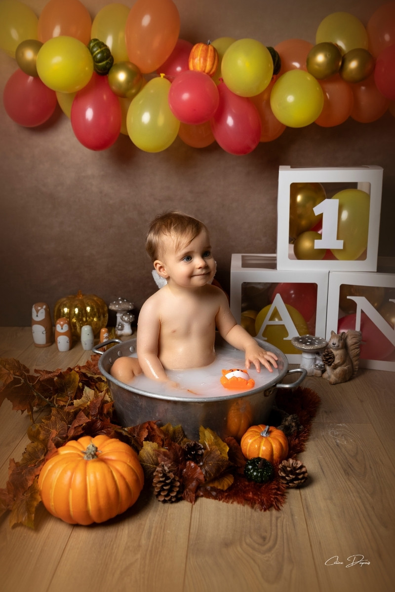 Bain de lait Séance photos bambin, bain de lait, pose nuance, photographe bambin et famille Nîmes
